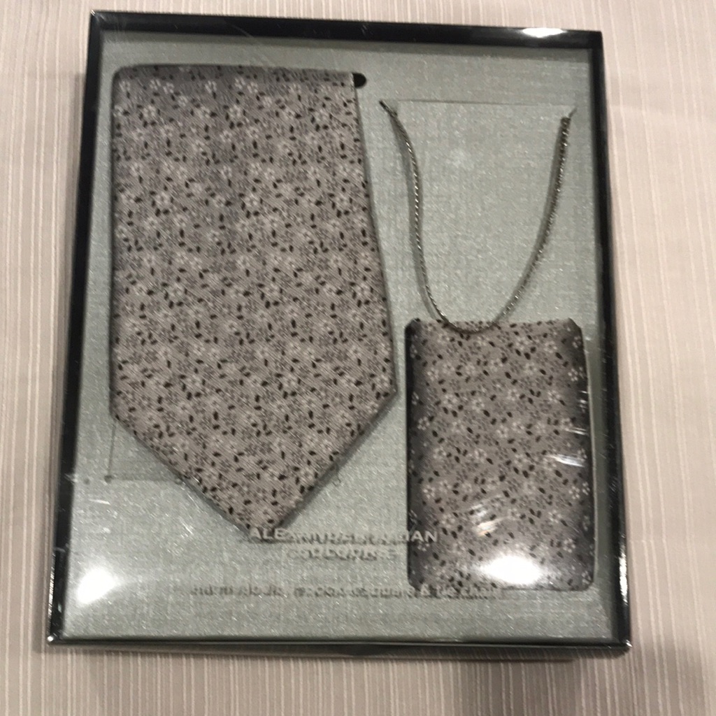 Brand New Alexander Julian Colours 3 Pcs Set